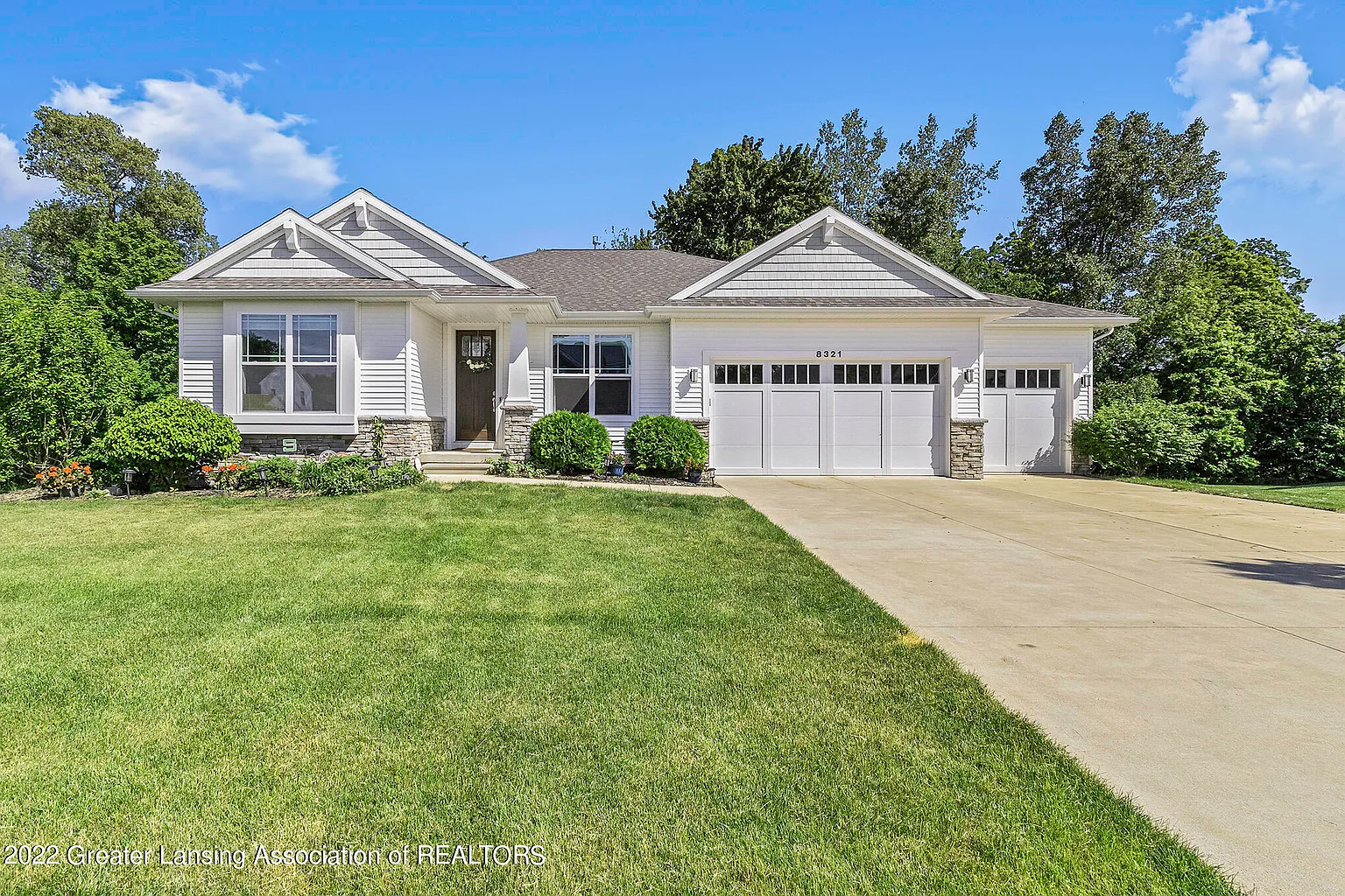 8321 Yellowstone Ln photo 1