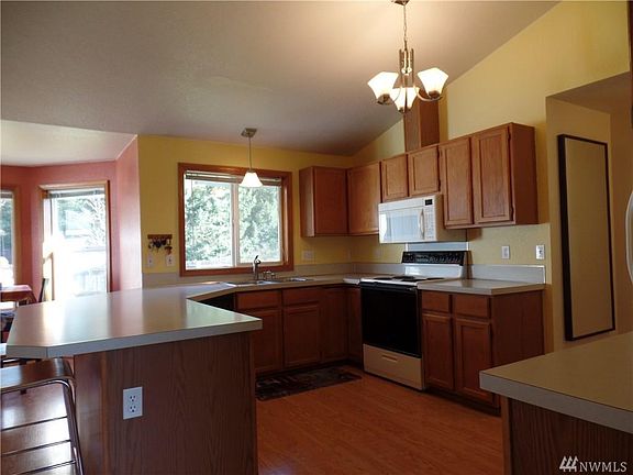 5th image of 8231 12th Ct SE