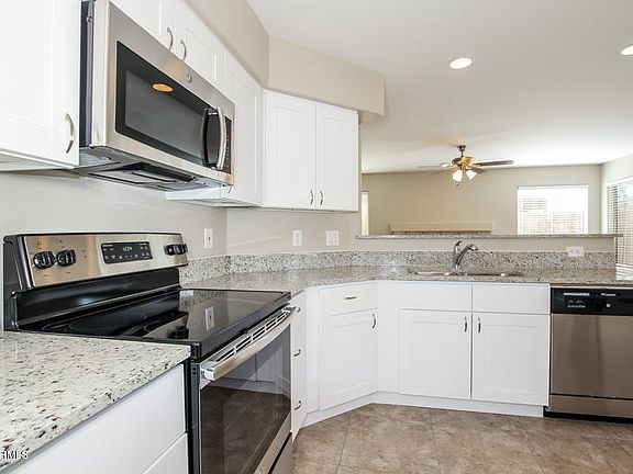 5th image of 28440 N 47th St