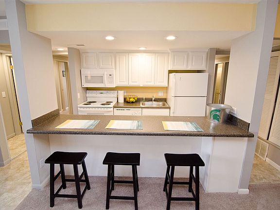 CampusHill_Kitchen_Spring2014_2