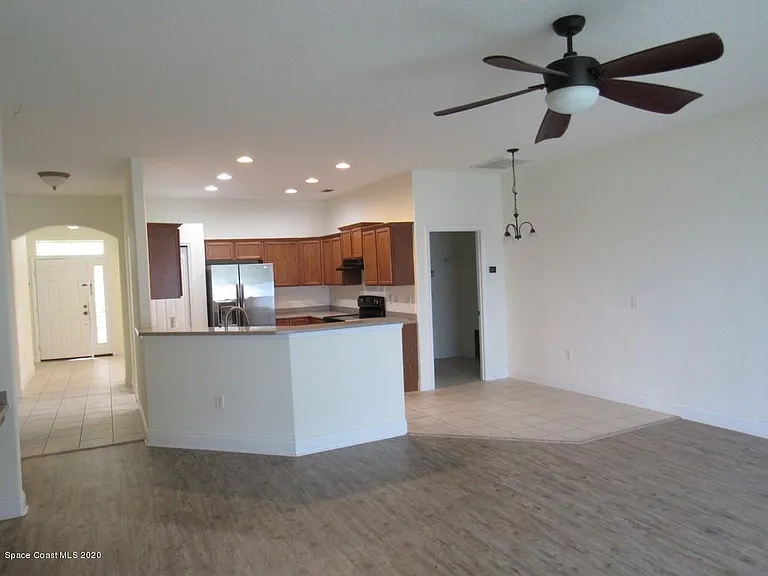 1741 Bridgeport Cir — Photo 17