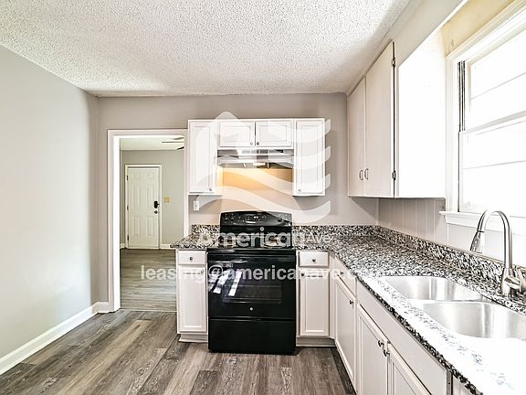 814802_005_kitchen_5.jpg