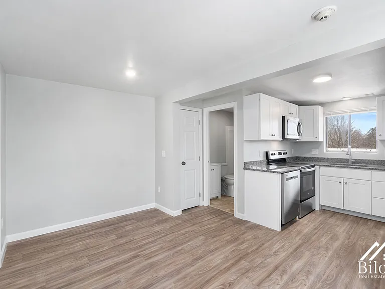 242 Waterman Avenue — Photo 23