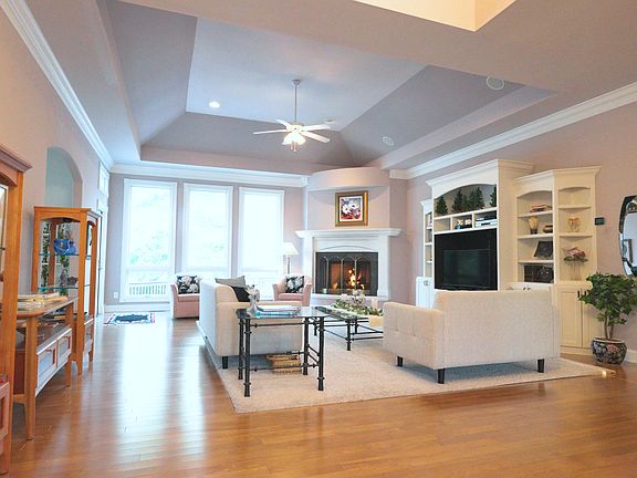 5th image of 3799 N Foxcliff Dr E