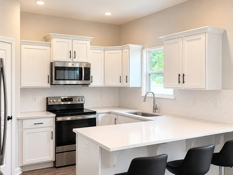 406 Railway Dr — Photo 3