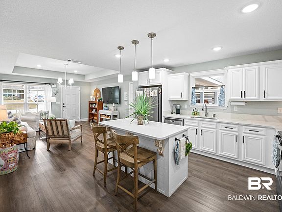 5th image of 3131 Pinewood Cir