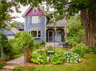 4 Grove St, Branford, CT 06405