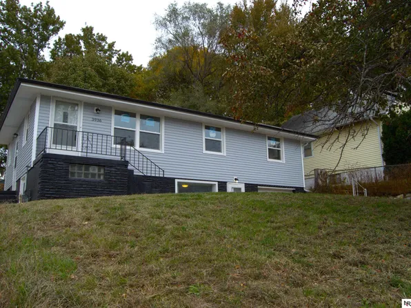 3936 Hartman Ave, Omaha, NE 68111