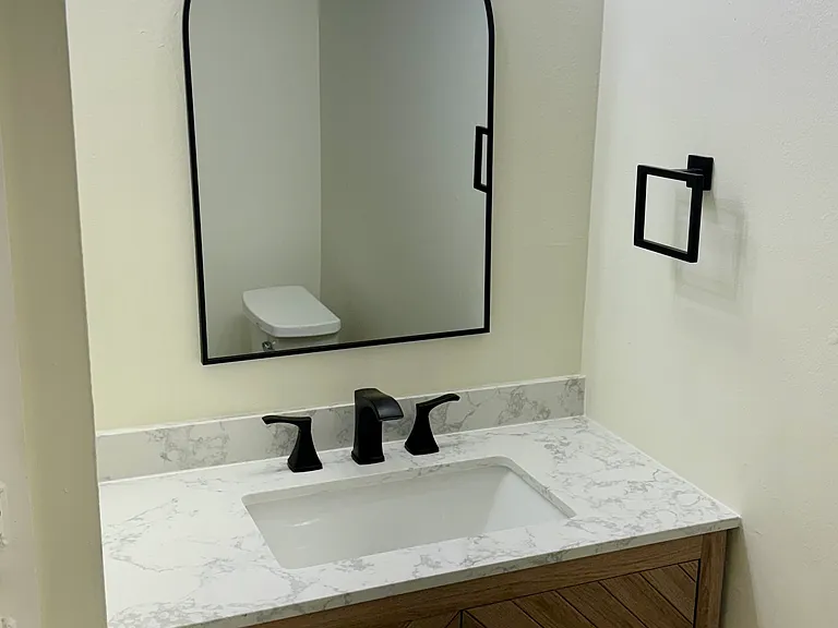 2810 E Clarendon Ave — Photo 11