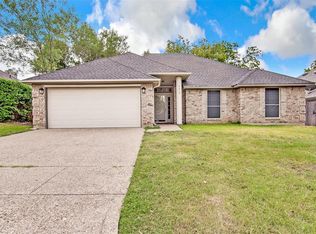 5415 Rolling Green Rd, Arlington, TX 76017