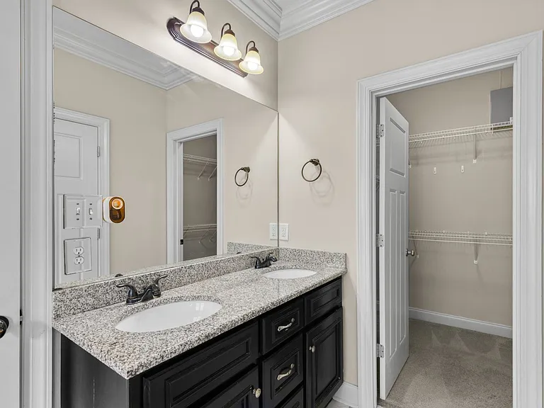 948 Starr Ct — Photo 33
