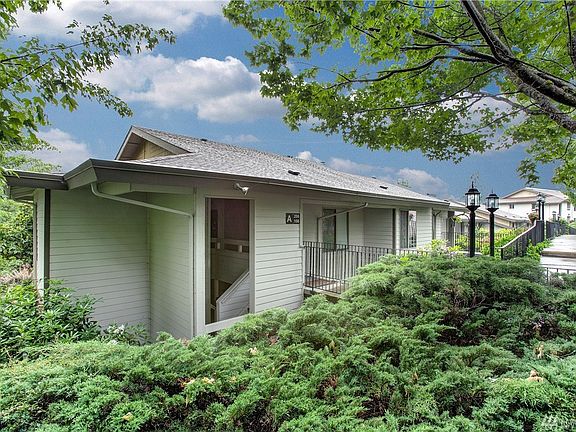 2nd image of 23509 Lakeview Dr #A