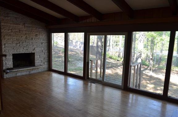 3rd image of 17 Cabot Dr