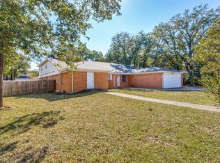 615 W Hillcrest St, Keene, TX 76059