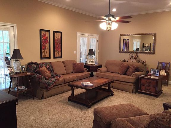 3rd image of 142 Quail Hollow Dr