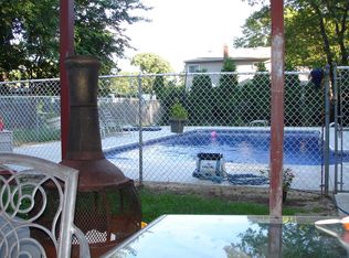 204 Furrows Rd, Holbrook, NY 11741