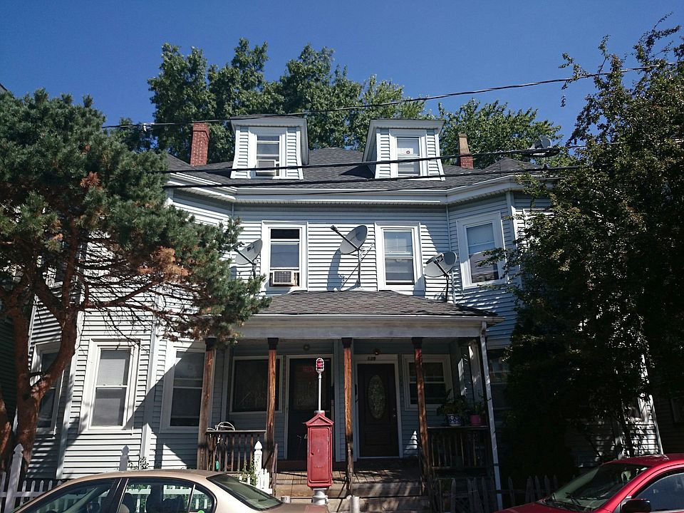 2nd image of 139 Brook St #1