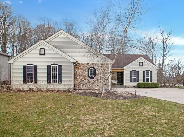 88 King Oak COURT, Random Lake, WI 53075