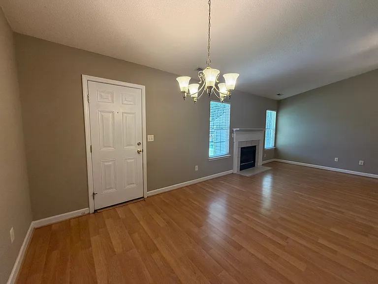 2236 Mancke Dr — Photo 4