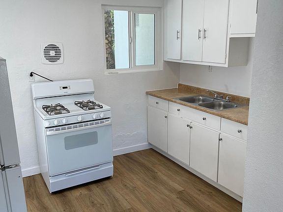 2nd image of 3851 42nd St #1/2-A