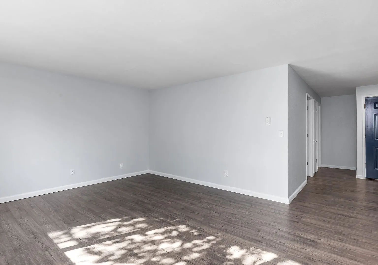 Updated 3-Bedroom Everett Duplex with Covered Parking — Photo 4