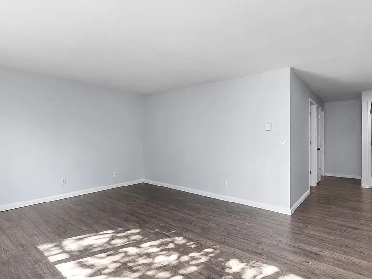6118 Kenwood Dr — Photo 4