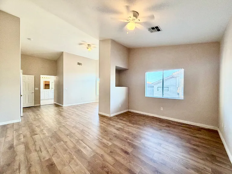 8917 Waltzing Waters Ct — Photo 22