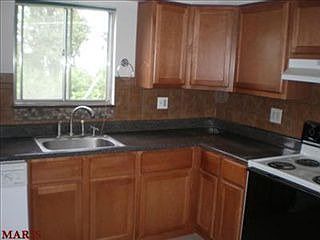 4th image of 1300 Arrowhead Dr