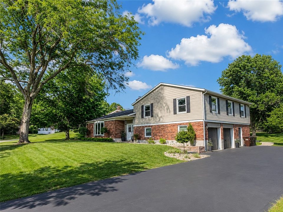 1st image of 132 Marbrook Dr