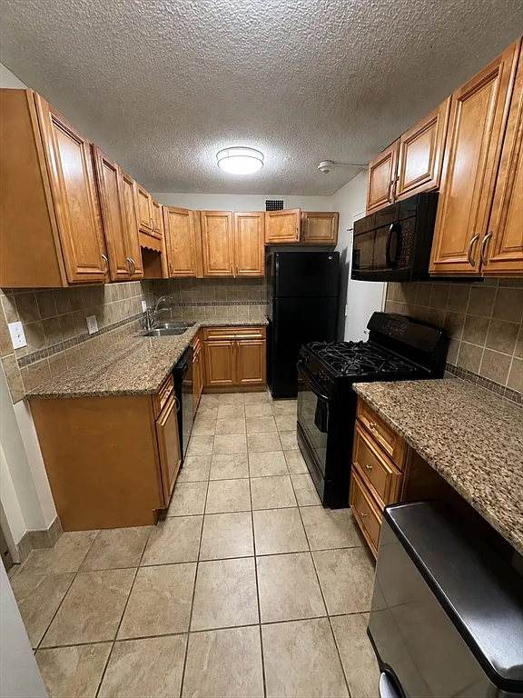 2 bed, 2.0 bath, 1300 sqft, $4,000 — Photo 4