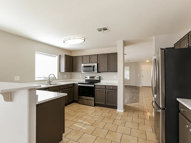 6044 W Odeum Ln — Photo 8