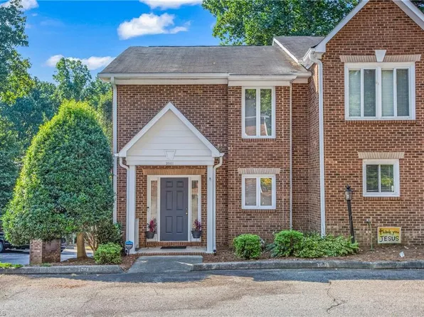 2001 Winding Ridge Ct, Winston Salem, NC 27127