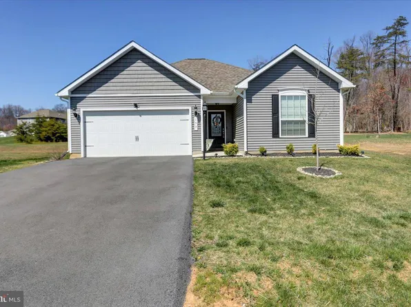 153 Rappahannock Run, Falling Waters, WV 25419