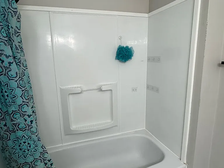 230 Clarke Rd #6 — Photo 12