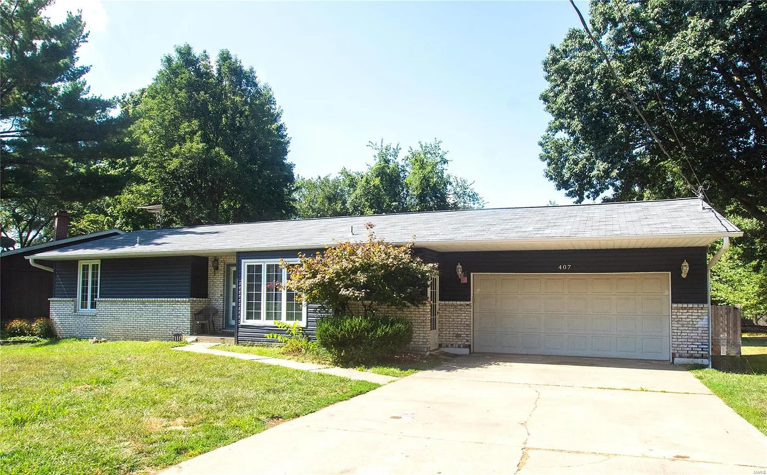407 E Airwood Dr photo 1