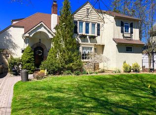 366 Brower Ave, Rockville Centre, NY 11570