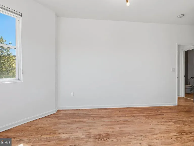 642 15th St NE #2 — Photo 18