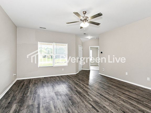 2nd image of 504 Margaret Ln