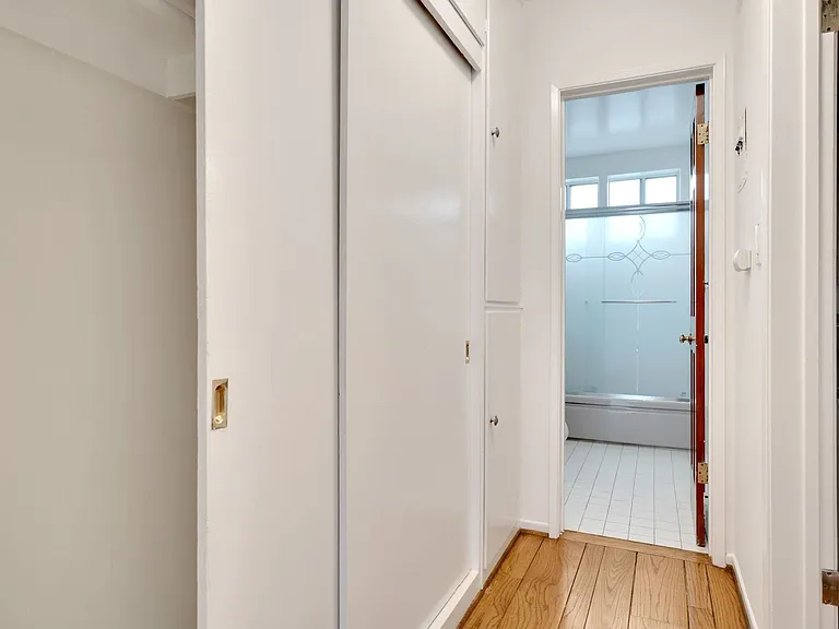 218 S Gale Dr — Photo 18