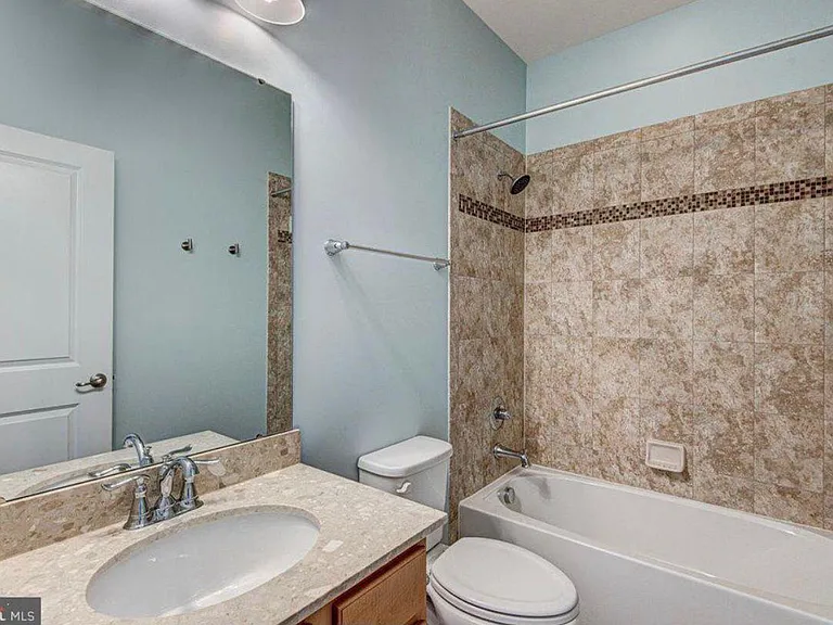 133 Streamview Dr — Photo 10