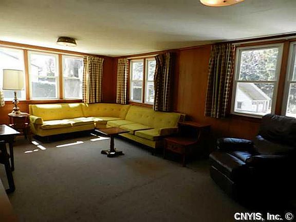 3rd image of 118 Edgemont Dr