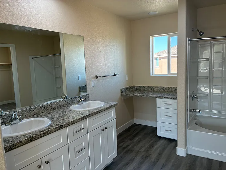 3621 Venice Ave — Photo 27