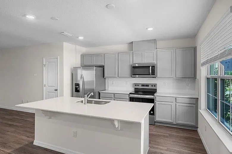 3 bed, 1567 sqft, $2,650 — Photo 2
