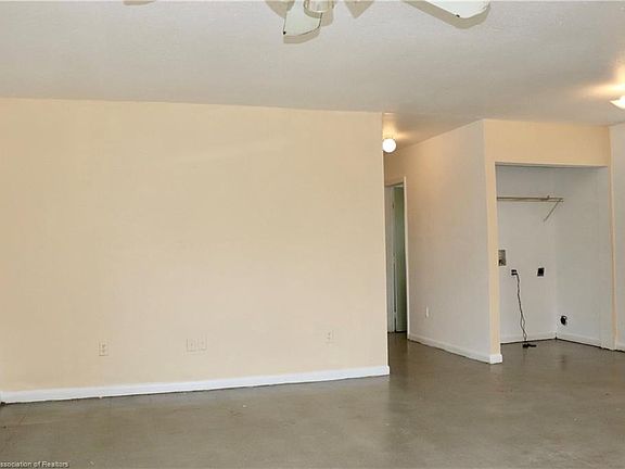 3rd image of 49 E Metcalfe St