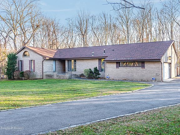 2nd image of 28 Balsam Dr