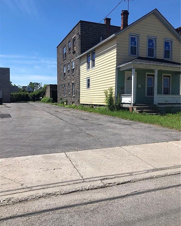 2nd image of 809 Ashland Ave