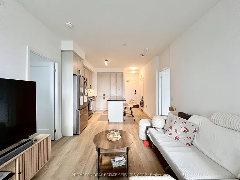 95 Oneida Cres #1208 — Photo 11