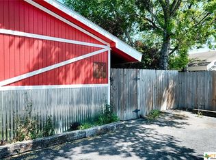 2201 S Church St APT B, Georgetown, TX 78626