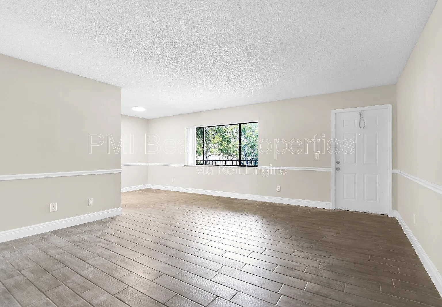 2 bed, 2.0 bath, 900 sqft, $2,000 — Photo 1