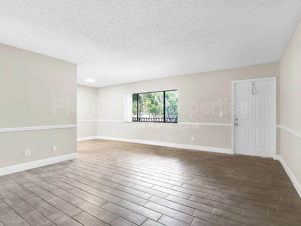414 Meadows Cir